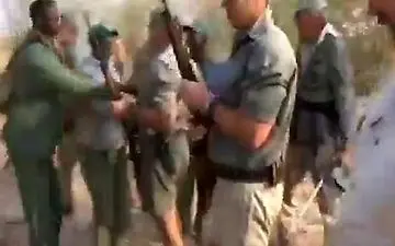 شکار وحشیانه شیر آفریقایی