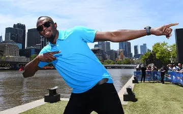  سریعترین مرد جهان فوتبالیست شد