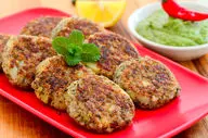 طرز تهیه کوکو سوسیس؛ شام فوری و خوشمزه با طعمی متفاوت