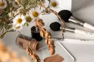 پوشاندن حرفه‌ای جای زخم با آرایش؛ تکنیک‌هایی که آرایشگران به شما نمی‌گویند!