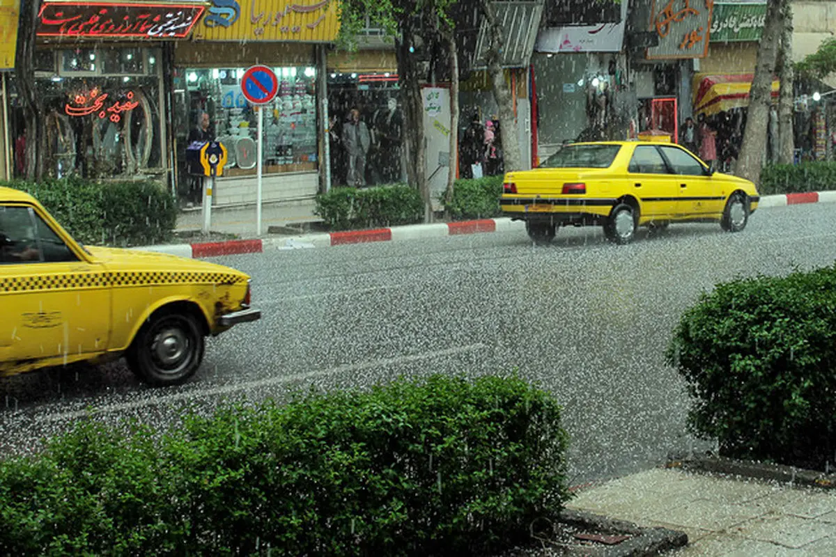 ادامه باد و باران‌های رگباری در پایتخت