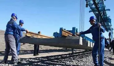 پیشرفت ۸۰ درصدی ریل گذاری راه آهن رشت- قزوین 