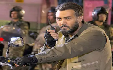 پاسخ جالب کامبیز دیرباز در مورد انتخاب پرسپولیس و استقلال 