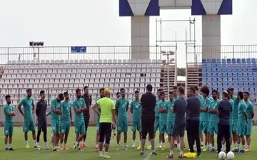 استراحت کادرفنی ماشین سازی به بازیکنان