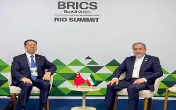 در حاشیه اجلاس سران بریکس؛ دیدار عراقچی با معاون وزیر خارجه چین