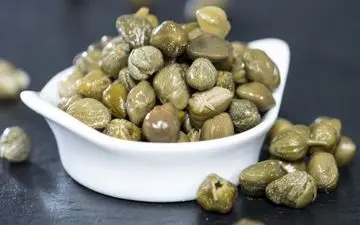 معجزه طبیعت در دل کوه: کبر، گیاهی شگفت‌انگیز با خواص باورنکردنی