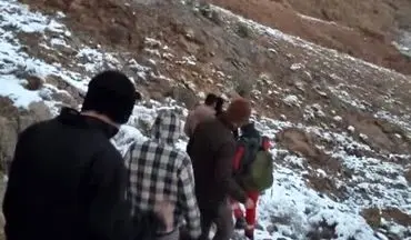 نجات معجزه‌آسای سه جوان در ارتفاعات برف‌گیر میبد