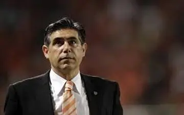 واکنش قطبی به اختلافش با شجاعی