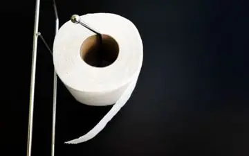 به این دلایل بهتر است از دستمال توالت استفاده نکنید!