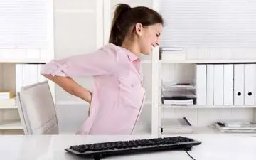 تمرینات کششی مناسب برای درمان کمردرد| نشستن طولانی این بلا را سر کمرتان می‌آورد!