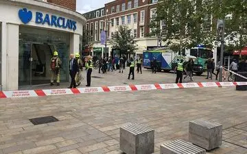 آتش زدن بانک توسط مشتری خشمگین! + فیلم 