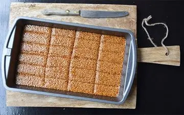 طرز تهیه سوهان کنجدی رو از دست ندین| میان وعده مقوی