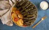 طرز تهیه دلمه برگ مو با شیره انگور؛ غذای خوشمزه و اصیل به سبک ترکی