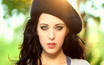 افراد چشم رنگی در معرض آسیب بیشتری از اشعه آفتاب هستند