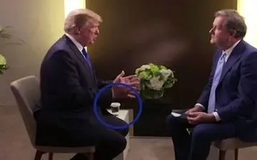  لیوان آبی که در مصاحبه ترامپ خبر ساز شد!