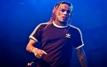 خواننده معروف دزدیده شد