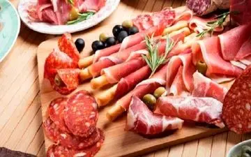 چرا گوشت فرآوری شده برای بدن مضر است؟