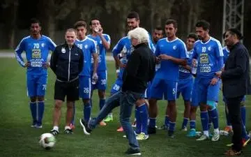 گمانه زنی از لیست خروجی استقلال در نیم فصل