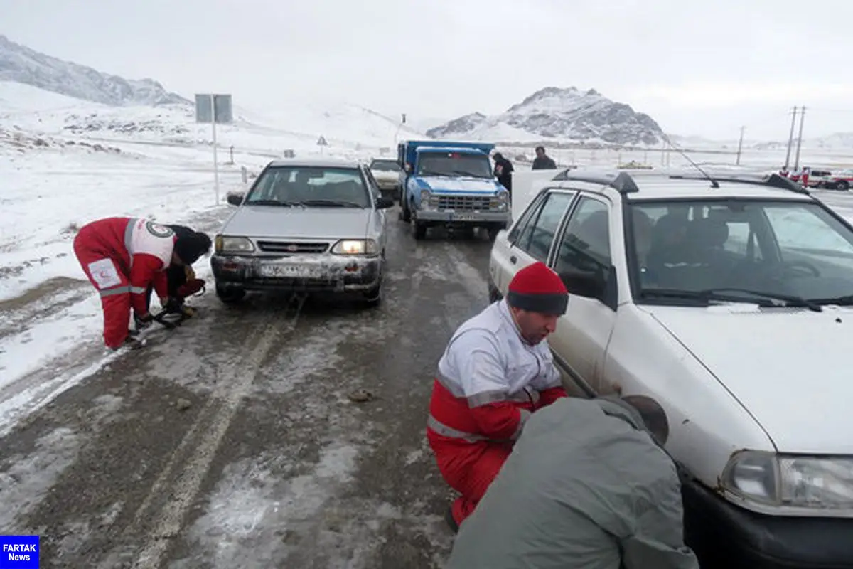۱۳ استان کشور درگیر برف و کولاک/ امدادرسانی به ١٩٠٥ نفر