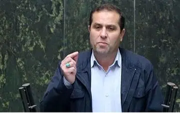  می‌گفتند خدا را شکر که ما رئیس جمهور نشدیم که دلار بشود ۵ هزار تومان؛ آقایان! الان دلار شده ۴۰ هزار تومان/ وز به روز پول مردم دود می‌شود و به هوا می‌رود