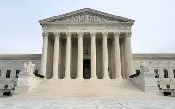 تخلیه ساختمان دیوان عالی آمریکا از بیم بمبگذاری