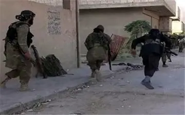 داعشی‌ها به حومه دیر الزور فرار می‌کنند/عملیات هلی‌برن ائتلاف آمریکایی در حومه شهر