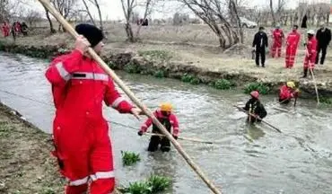 تلاش همه جانبه برای پیدا کردن ردی از کودک گمشده در کانال آب مشهد 