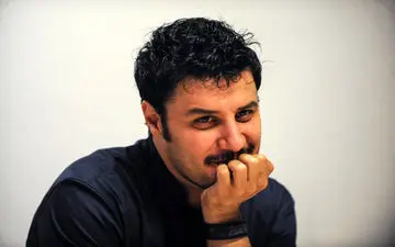 تیپ جالب جواد عزتی در هتل دریایی کیش (عکس)