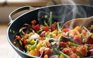 غذاهای تند و گوارش/ چگونه می‌توانند به سلامتی کمک کنند؟