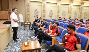 معارفه رسمی مربی آلمانی پرسپولیس در اصفهان؛ اوینینگ دستیار هاشمیان شد

