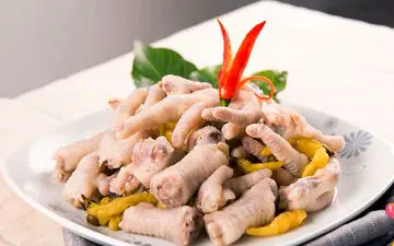 خواص پای مرغ و اهمیت مصرف آن برای کودکان
