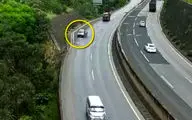 سقوط وحشتناک خودروی سواری به پرتگاه ۸۰ متری حاشیه بزرگراه! 