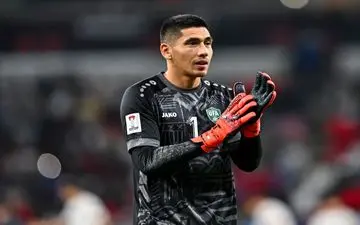 ادعای عجیب: گلر فولاد پیشنهاد استقلال را رد کرد

