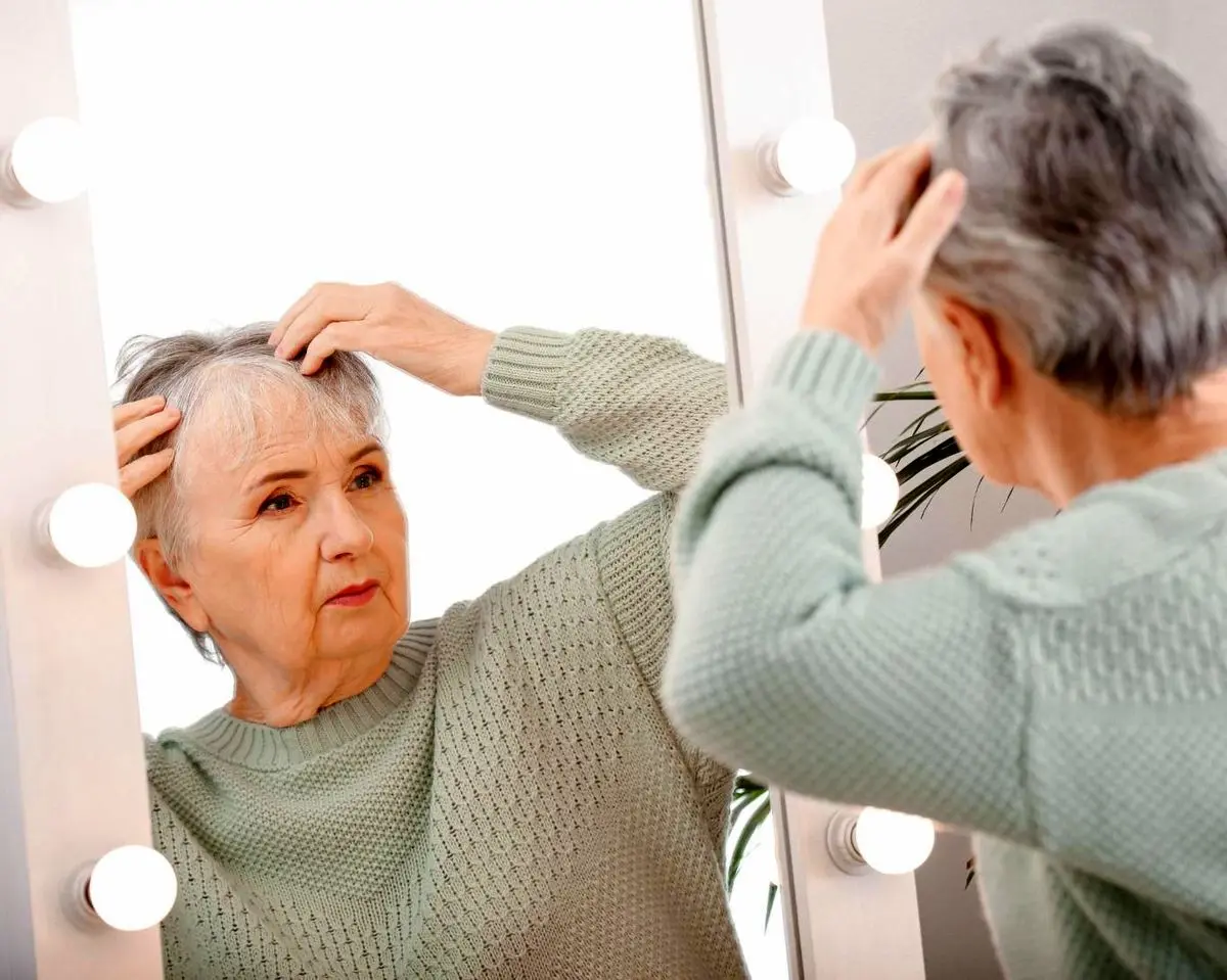 یائسگی و ریزش مو: پنج توصیه طلایی برای حفظ سلامت موها
