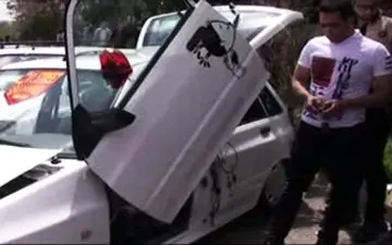 نمایش عجیب‌ترین ماشین‌ها در نمایشگاه خودروی بیجار + فیلم