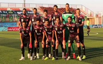 پرسپولیس مقابل فولاد مشکی پوش شد