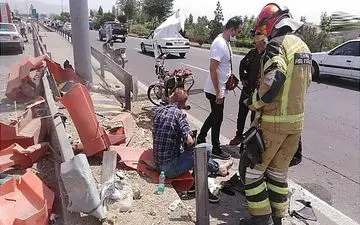 مصدومیت راکب موتور سیکلت در تصادف خونین بزرگراه آزادگان
