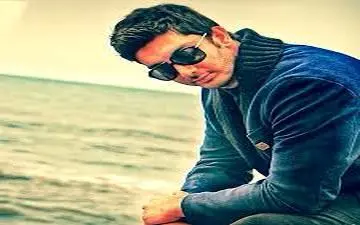 "فرزاد فرزین" در حال تفریح در ویلای لاکچری شمال