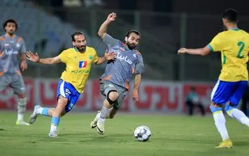 سایپا در ورزشگاه آبادان حبس شد!
