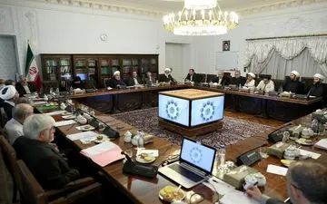 دولت با تمام توان به دنبال حل مشکلات مردم است