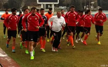  برگزاری نخستین تمرین نفت در سال جدید در غیاب 6 بازیکن