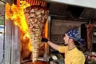 غذای خیابانی در ترکیه | تهیه ۱۰۰ کیلو شاورمای مرغ سوری در استانبول