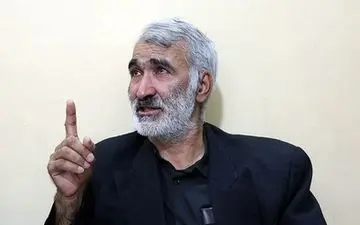 دیدار با جانبازی که ۳۳ سال است نخوابیده!/تصاویر