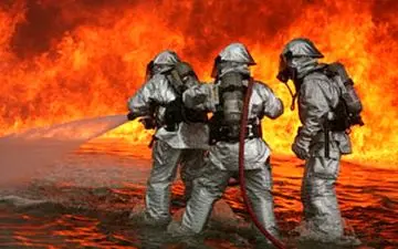 انبار دارو در خیابان کارگر طعمه حریق شد