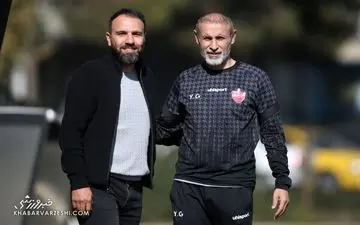 بازیکن مازاد یحیی شیرینی اقای گل پرسپولیس را رد کرد
