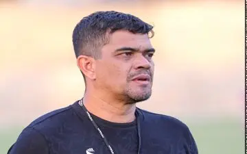 تقویت کادر فنی خیبر با مربی برزیلی؛ اورلیو دستیارش را به خرم‌آباد آورد
