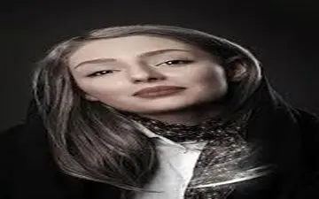 پوشش و گریم هستی مهدوی در فیلم سینمایی کمدی انسانی