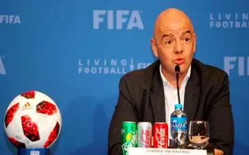 رئیس فیفا: تیم ها و بازیکنانی که در سوپرلیگ شرکت کنند را جریمه می کنیم