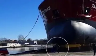 نجات معجزه آسای مرد هلندی از لِه‌شدن زیر کشتی +فیلم 