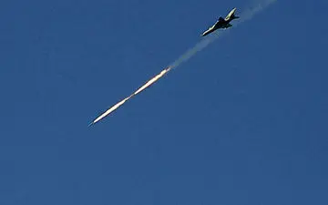 حمله هوایی گسترده ارتش سوریه به مواضع تروریستها در عرسال